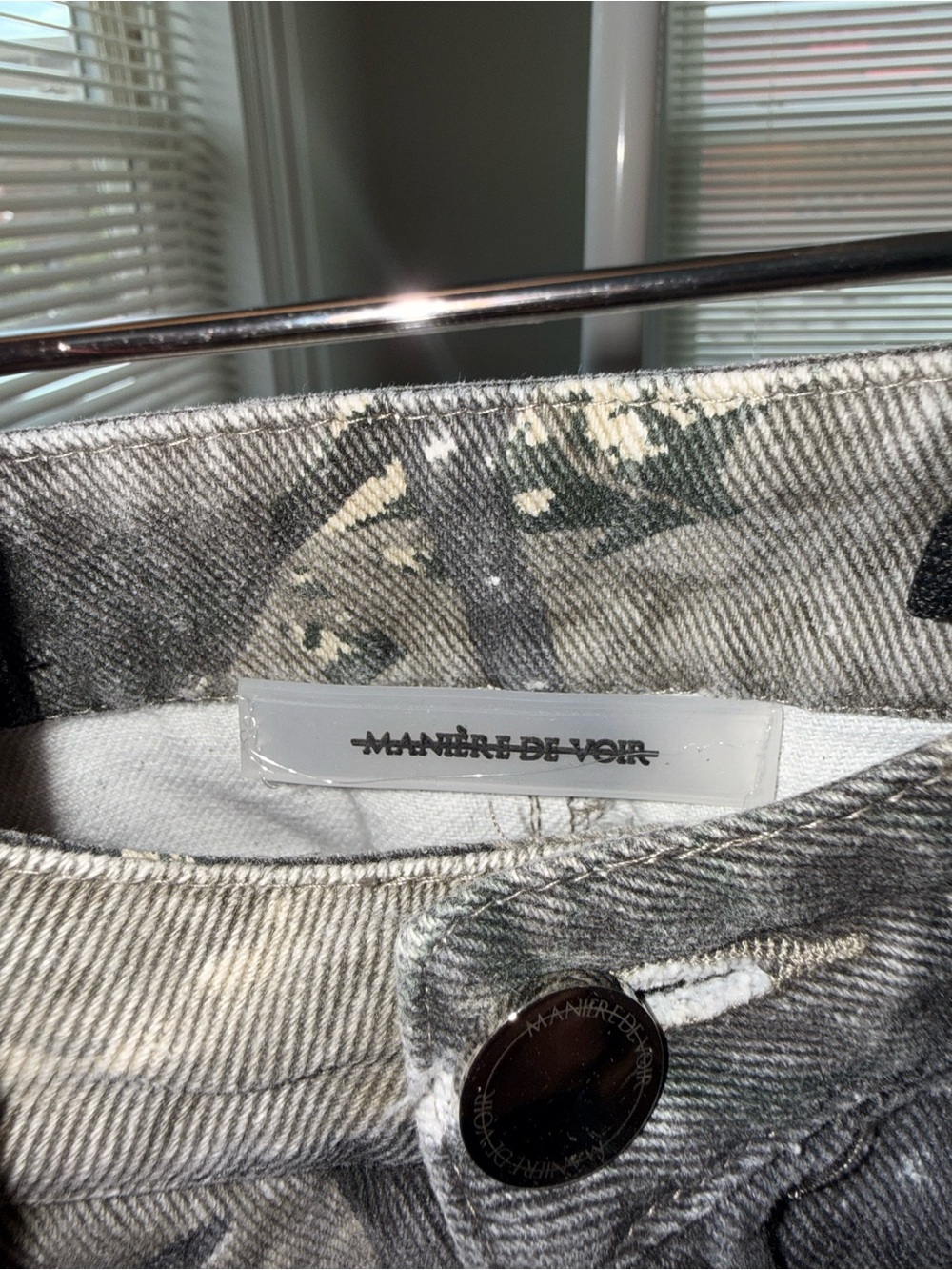 MANIERE DE VOIR Gray Paint-Splatter Cargos - Picture 4 of 5